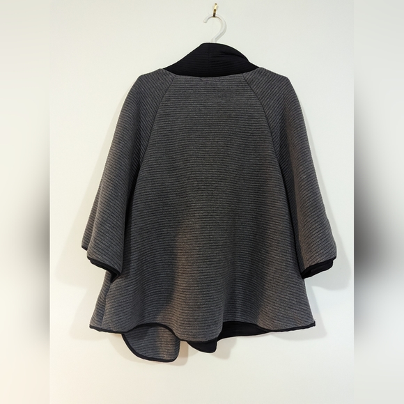 Papillon Grey with Black Collar and Lining Zip Poncho s: M - Picture 8 of 8